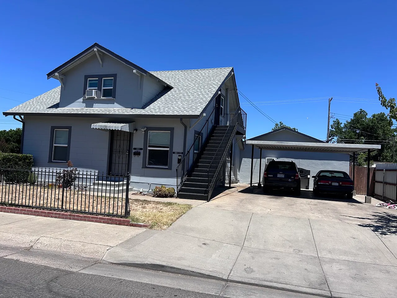 301 Maple St — Photo 1