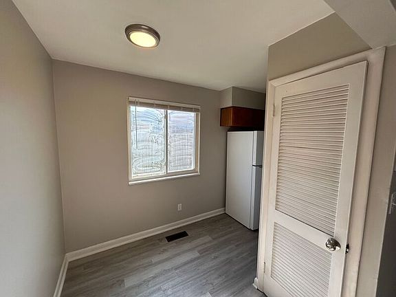 5th image of 1114 Watervliet Ave