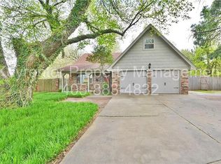 8308 NW 27th St, Bethany, OK 73008