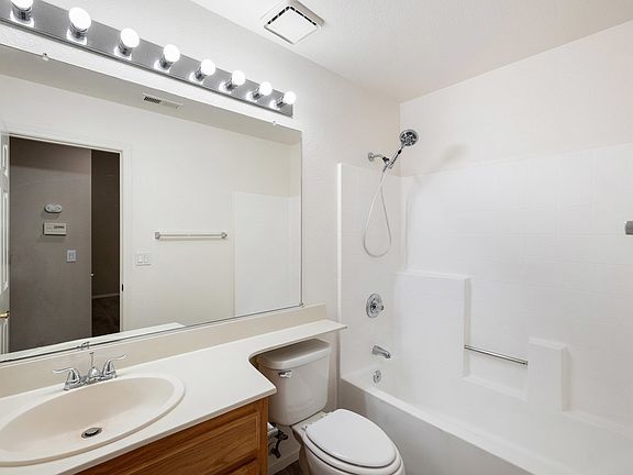 3rd image of 3273 Honeydew Ct