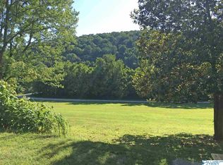 167 Fawn Hill Cir, New Market, AL 35761