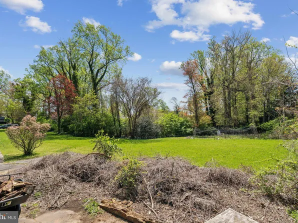 3108 Juniper Ln, Falls Church, VA 22044