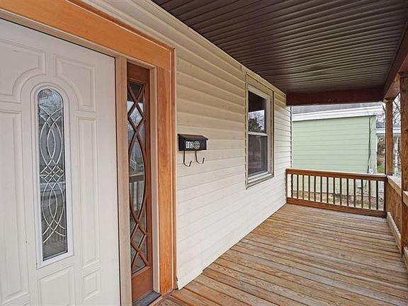 3rd image of 102 Juergens Ave