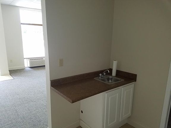 5th image of 301 Club Villa Ct