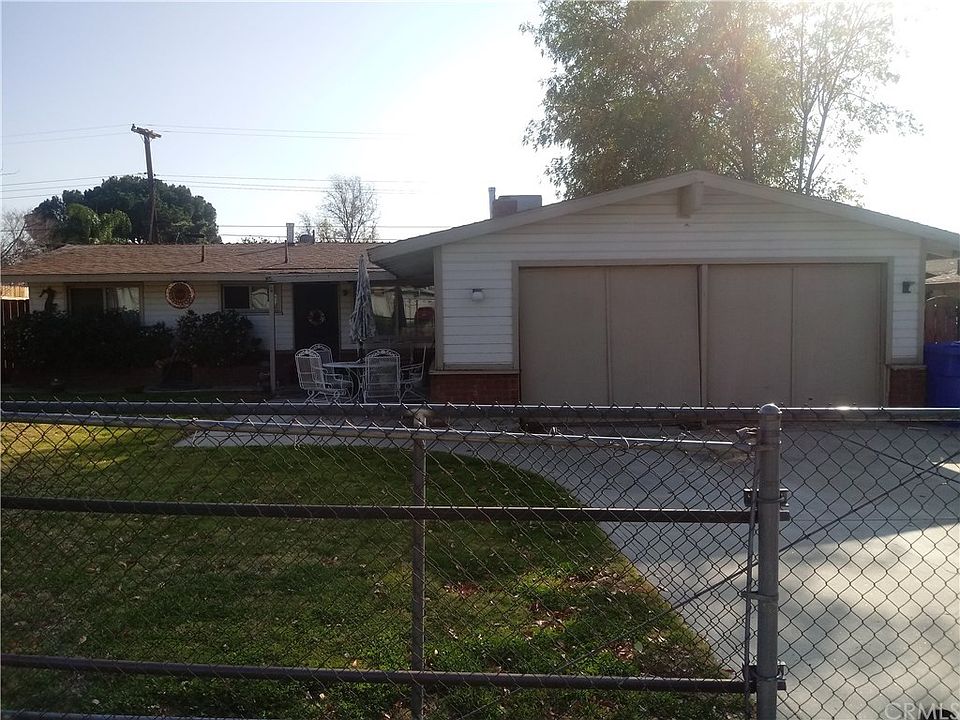 1st image of 26983 Fisher St