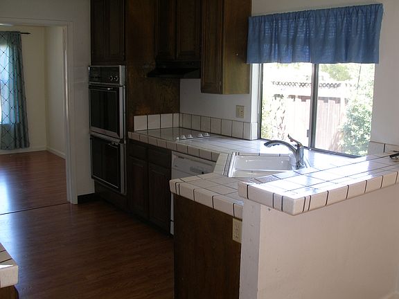 5th image of 896 W Olive Ave