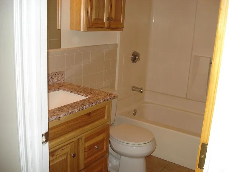 52-54 Webster St #1 — Photo 4
