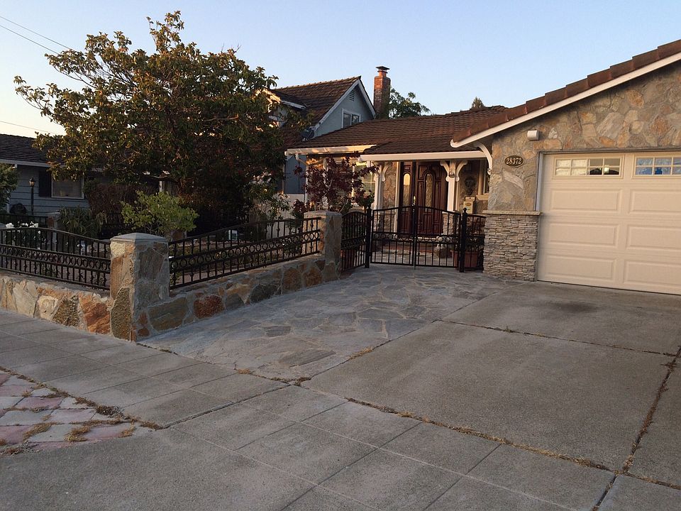 2nd image of 28372 Cubberley Ct