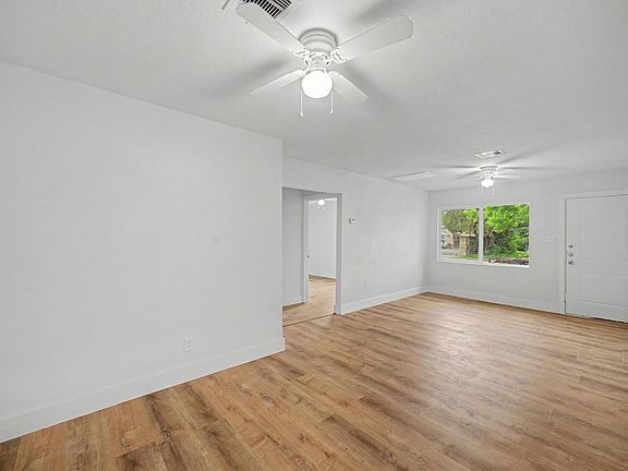 5th image of 5505 Southlea St