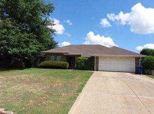 2001 Crestmont Dr, Duncan, OK 73533