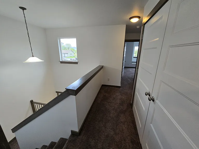 745 Linda Ln — Photo 12