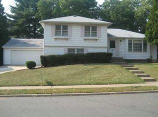 26 Brookfall Rd, Edison, NJ 08817