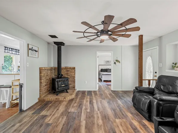 611 Rosenthal Rd, Lorena, TX 76655