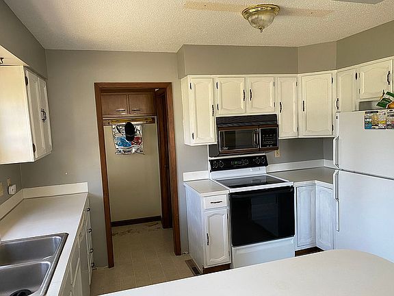 4th image of 207 W 2nd Ave N