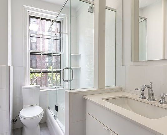 4th image of 105 E 38th St APT 6C