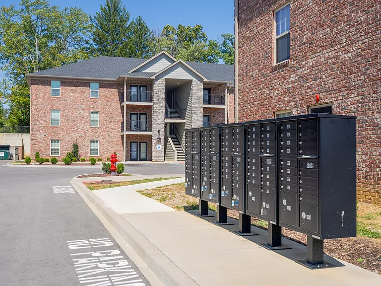 Greenbrier Apartments — Photo 13