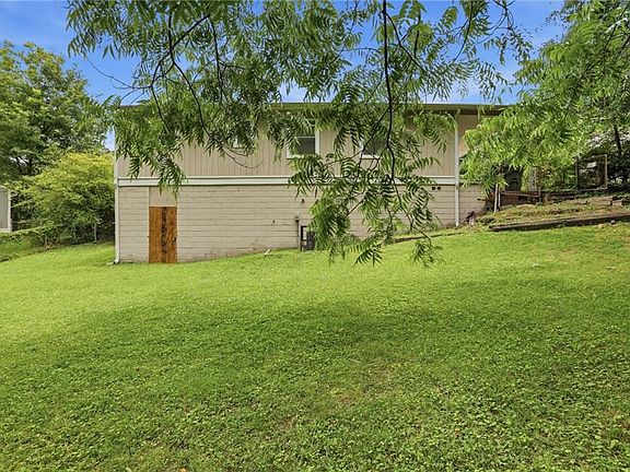 4th image of 3809 Clovis Ct NW