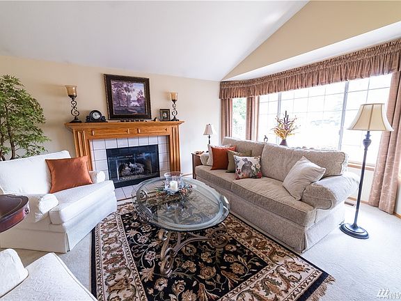 4th image of 401 21st Avenue Ct
