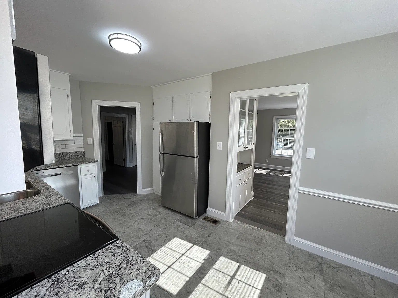 2 bed, 1000 sqft, $1,350 — Photo 4