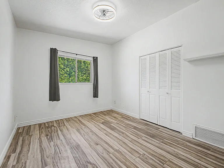 3650 E Poinsettia Dr — Photo 13