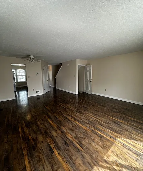 125 Buckson Ct — Photo 8