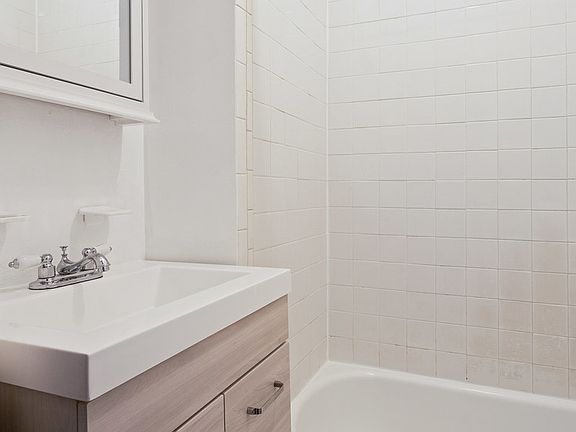 5th image of 477 Hicks St APT 2L