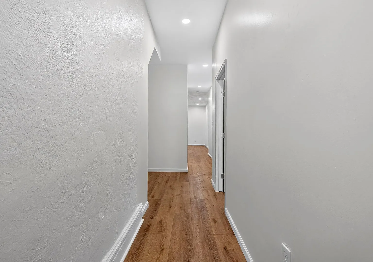 920 Bates — Photo 3