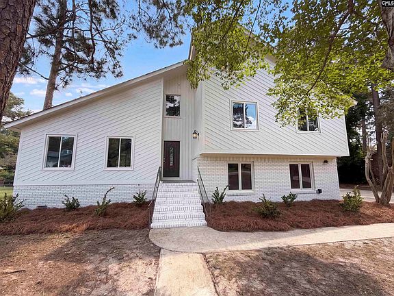 3rd image of 221 Hickory Hill Trl
