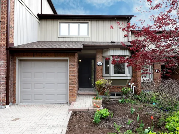 1180 Walden Cir #28, Mississauga, ON L5J 4J9