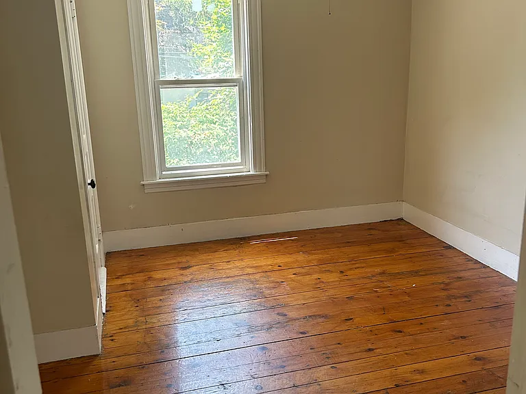 8 Albert St #2 — Photo 3