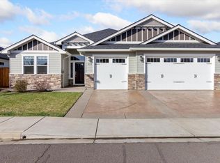 973 Arrowhead Trl, Eagle Pt, OR 97524