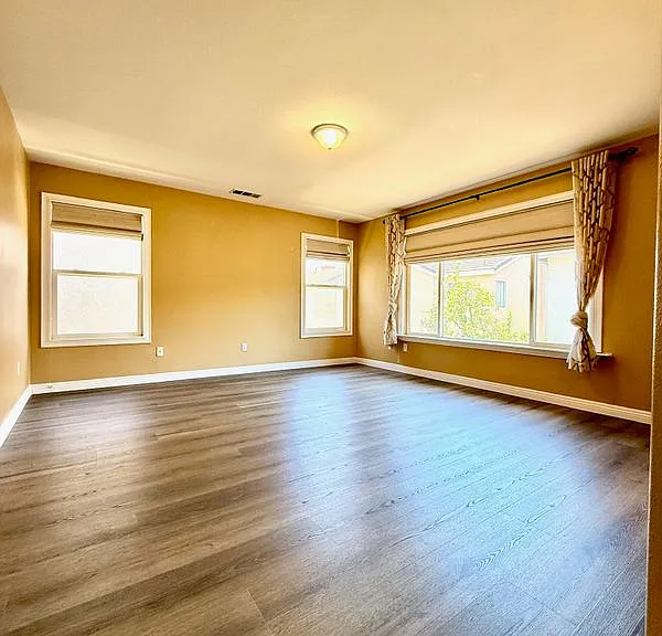 1319 Jacaranda Cir — Photo 12