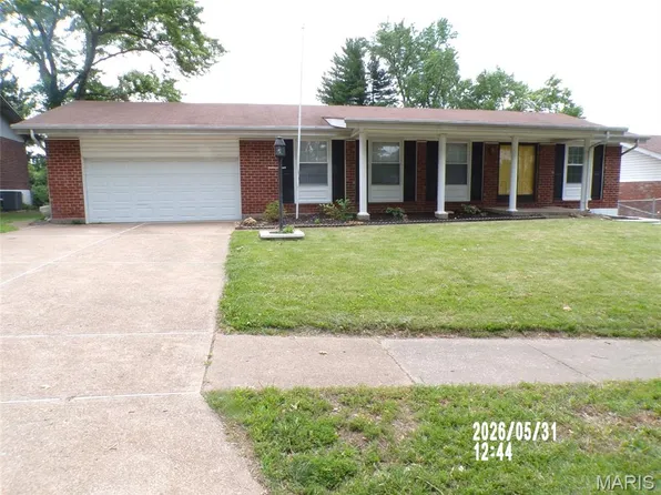4348 Vandals Dr, Florissant, MO 63033