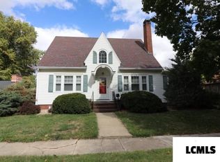 615 W Adams St, Clinton, IL 61727