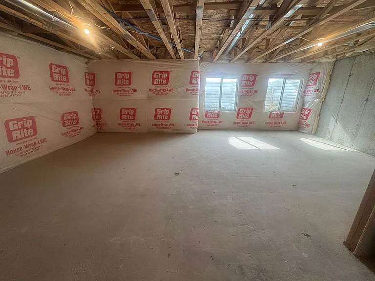 759 N Hilltop Dr — Photo 18