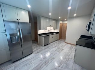 840 Windsor Ct, Wauwatosa, WI 53226