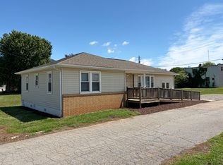 13 Depot St, Clyde, NC 28721
