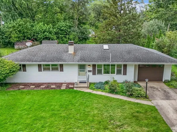 933 Carol Ave, Elgin, IL 60123