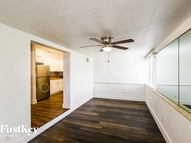 10020 SW 37th St — Photo 5