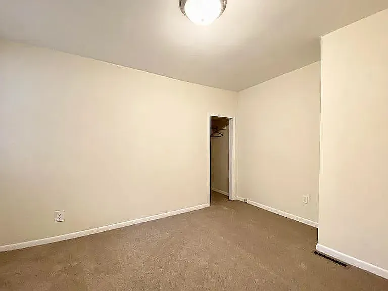 142 Langdon Ave NE #1 — Photo 13