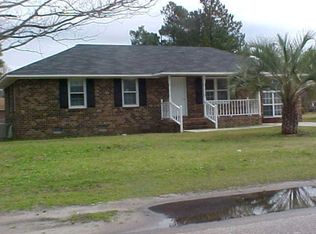 22 W End St, Manning, SC 29102