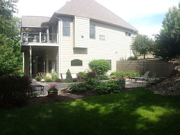 2nd image of 304 W 5th Avenue Ct