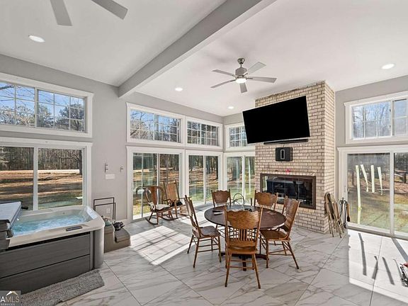 3rd image of 3817 Wages Rd