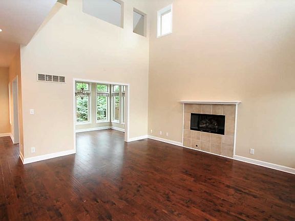 3rd image of 4106 Amesbury Dr