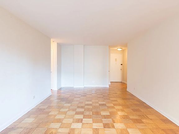 2nd image of 210 W 89th St APT 9N