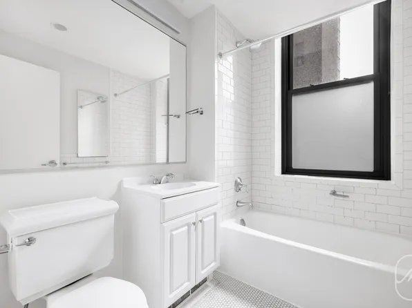 15 Park Row image 3 of 12