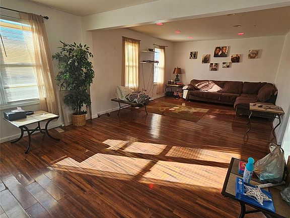3rd image of 2105 Wolter Ave