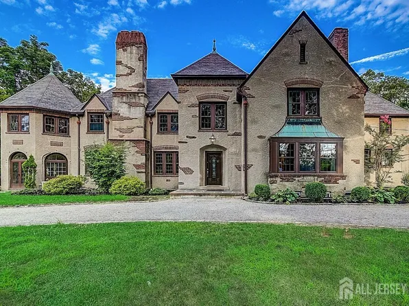1 Orchard Ln, Lawrence Twp, NJ 08648