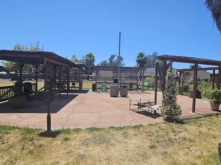 3345 Santa Rosa Ave — Photo 2