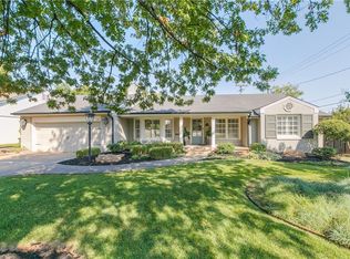 1301 Glenbrook Ter, Nichols Hills, OK 73116